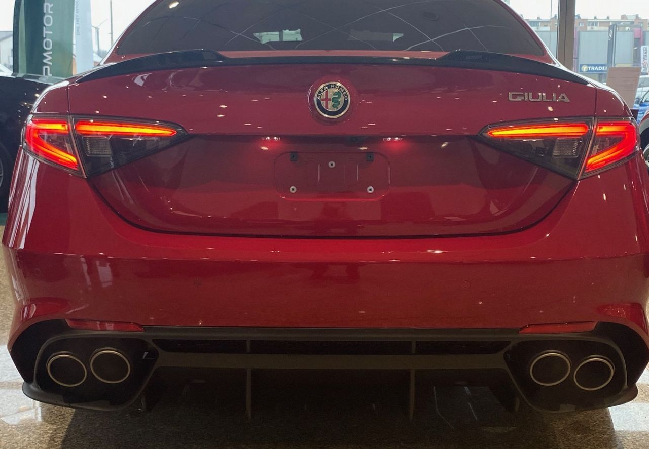 Zunanja slika - Alfa Romeo Giulia - 2.9 Turbo 520hp AT8 Quadrifoglio - 7