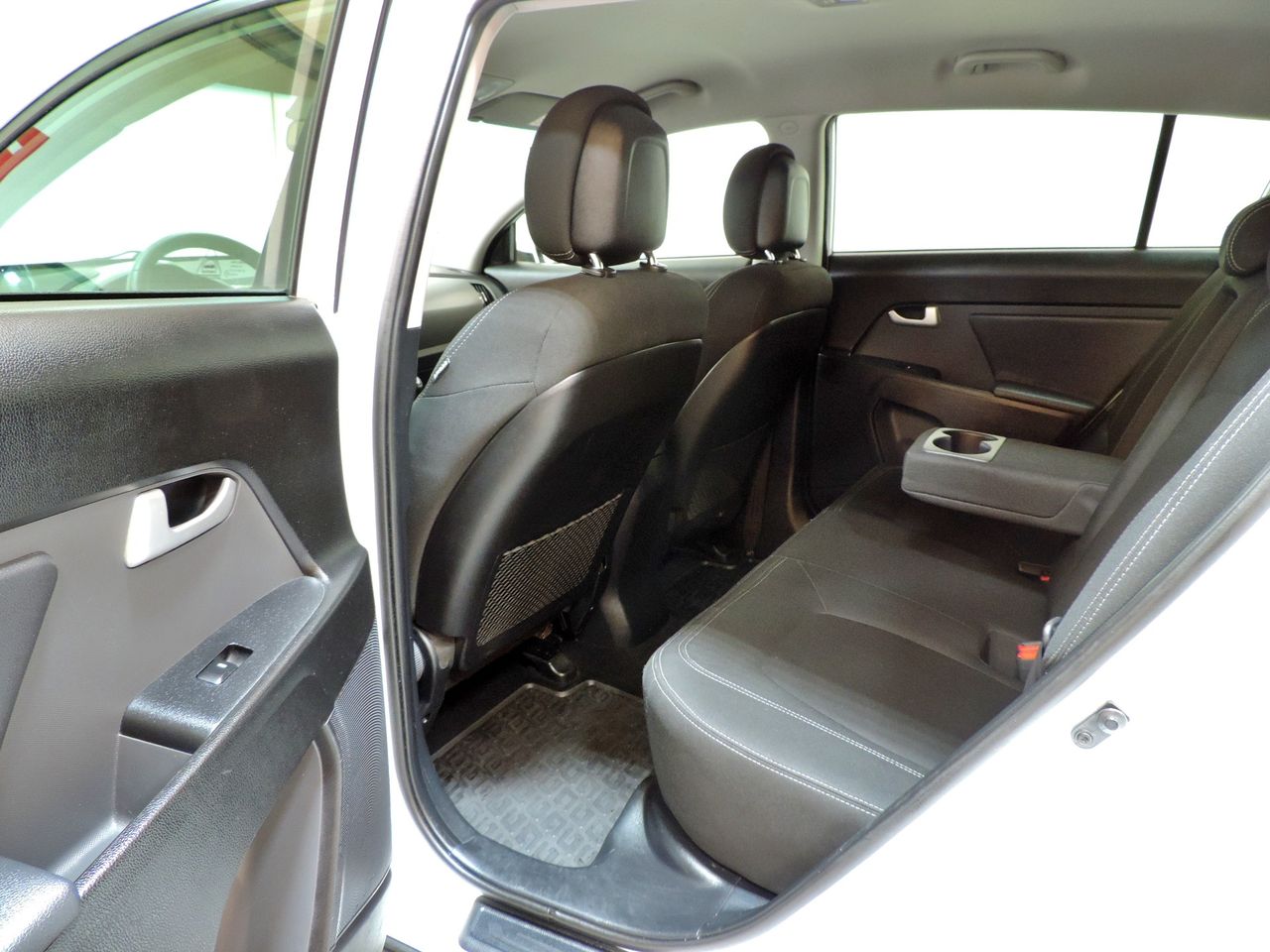 Zunanja slika - KIA Sportage - 2WD 1,7 CRDi Fun - 10