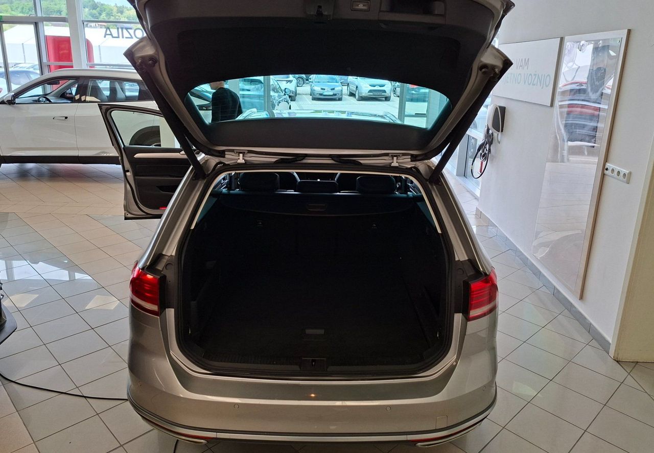 Zunanja slika - VW Passat - Alltrack 4motion 2.0 TDI BMT DSG-FULL LED-KAMERA-ODLIČEN- - 18