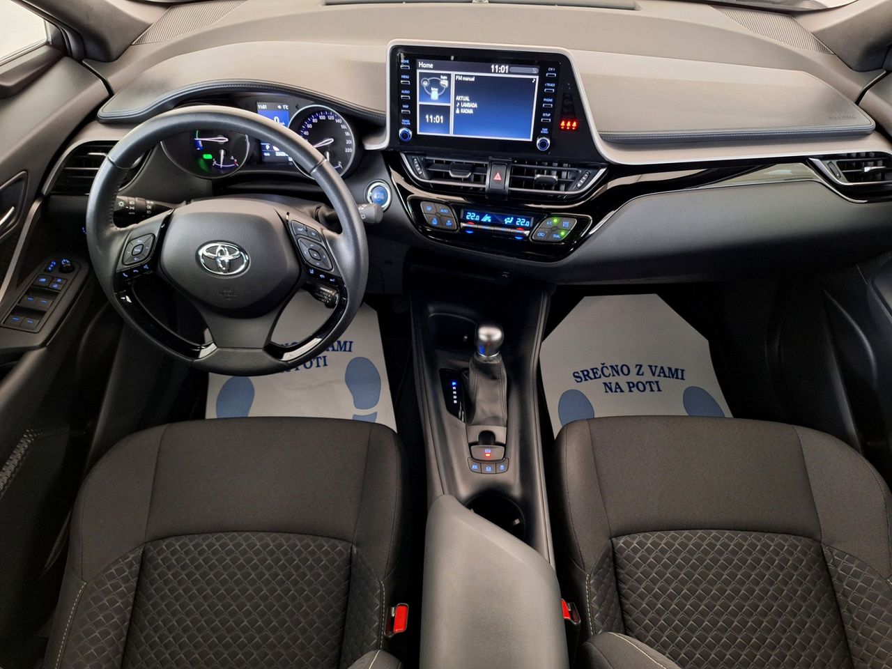 Zunanja slika - Toyota C-HR - 1.8 hibrid  HEV  C-ENTER Smart CVT - 3