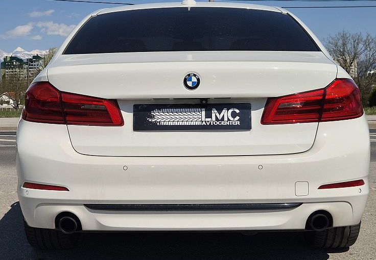 Zunanja slika - BMW Serija 5 - : 520d EXCLUSIVE °ALU 19 °HUD °ACC °NIGHT VISION - 3
