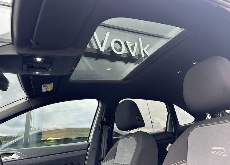 Zunanja slika - VW Taigo - 1.0 TSI R-Line - Panorama - Jamstvo - Odličen - 10