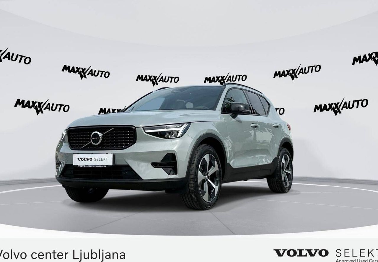 Zunanja slika - Volvo XC40 - B3P Plus Dark Avt - 1