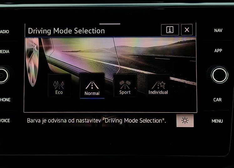 Zunanja slika - VW Tiguan - 2.0TDI-200KM-4M-DSG-2X-R-LINE-VIRTUAL-KAMER-82.000 - 16