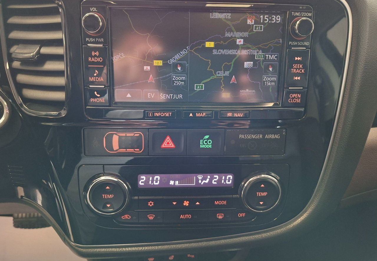 Zunanja slika - Mitsubishi Outlander - PHEV 4WD 2.0 Instyle Navi+ Avt.-SLO-ODLIČEN- - 10
