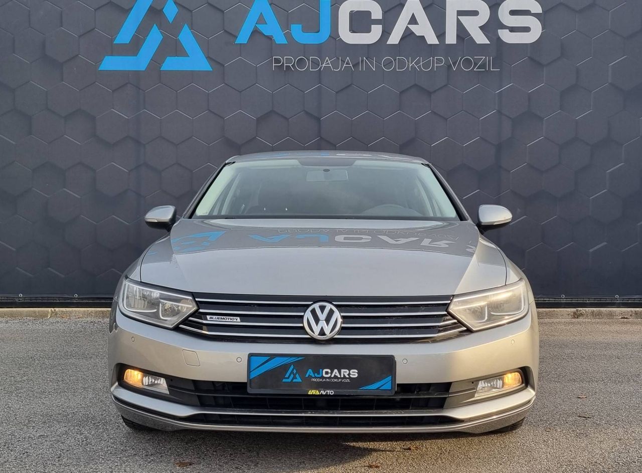 Zunanja slika - VW Passat - 1.6 TDI BMT Comfortline-2XPDC-Navi-Temp-Alu - 2