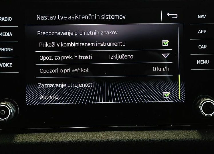 Zunanja slika - Škoda Kodiaq - 2.0TDI-190KM-DSG-4X4-FULLED-KAMERA-VEL-NAVI-TEMP- - 18