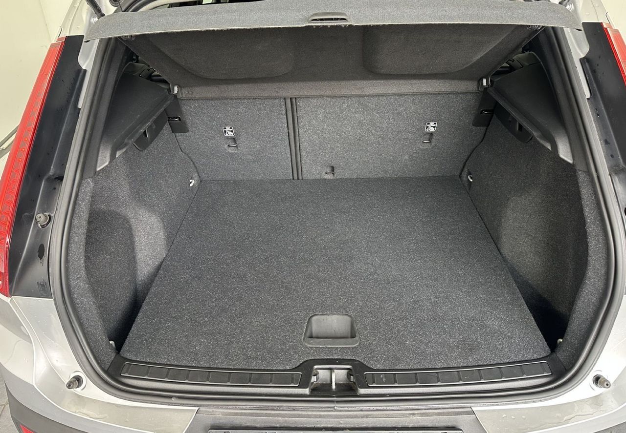 Zunanja slika - Volvo XC40 - D3 AWD Momentum Avt. KAMERA.NAVI.ALU.4X4.TOP - 5