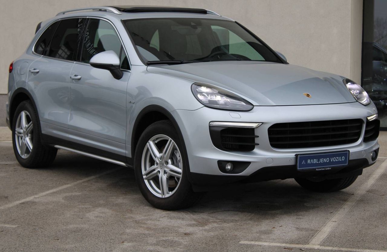 Zunanja slika - Porsche Cayenne - 3.0 TD Platinum Edition HLAJ SED PANO KEYLESS - 4