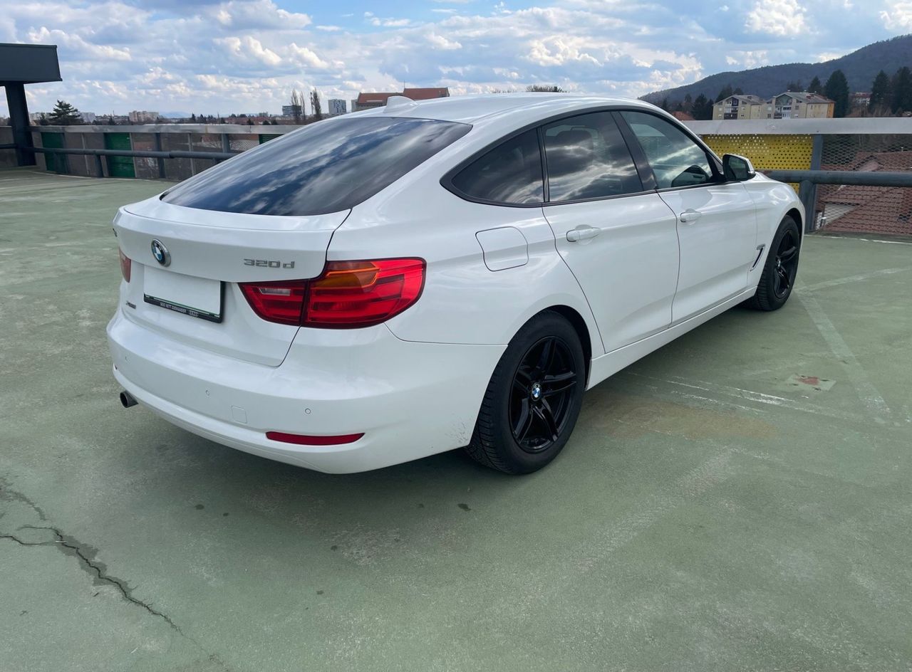 Zunanja slika - BMW Serija 3 - Gran Turismo: 320d xDrive NAVI.PDC.XSENON.VLEČNA NAPRAVA - 4