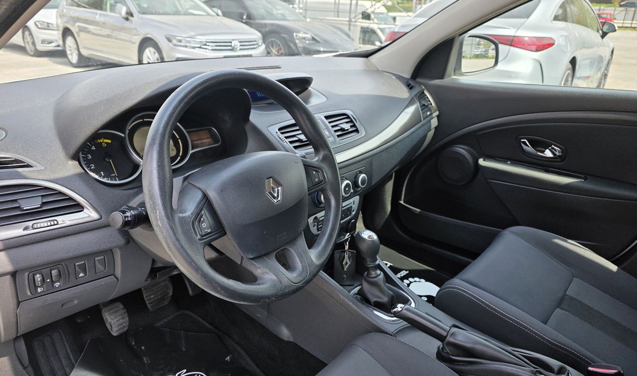 Zunanja slika - Renault Megane - Mégane Coupé 1,5 dCi 95 TEMP KLIMA KLJUKA - 8