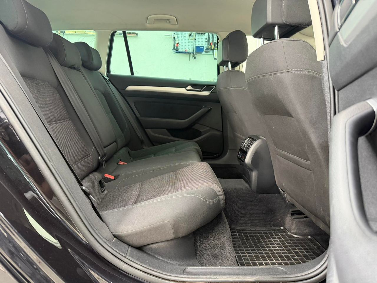 Zunanja slika - VW Passat - Variant 2,0 TDI BMT Connect DSG - 8
