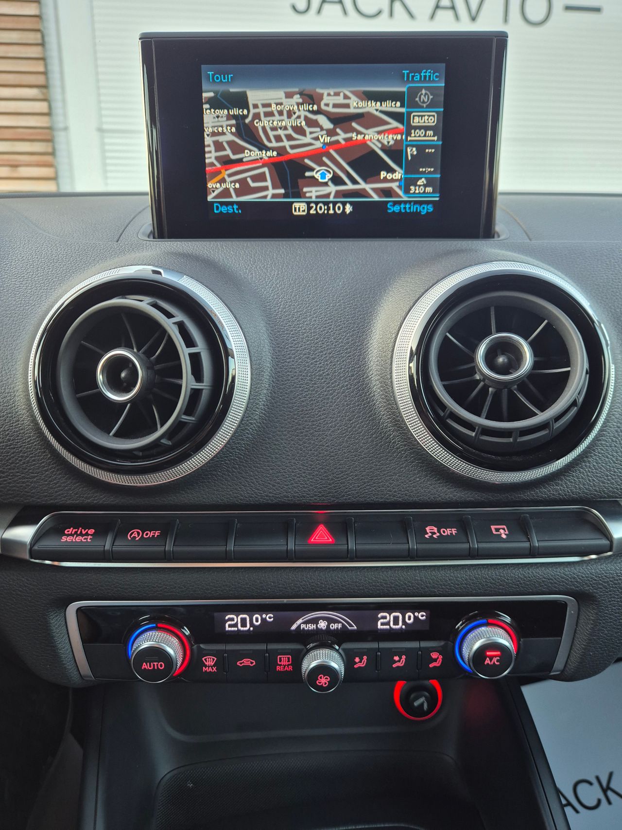 Notranja slika - Audi A3 - 2,0 TDI Ambition - 10