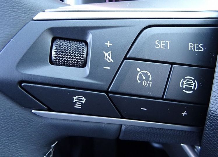 Zunanja slika - Seat Ateca - 1.5 TSI DSG 150KM  STYLE EDITION - VL. KLJUKA - - 18