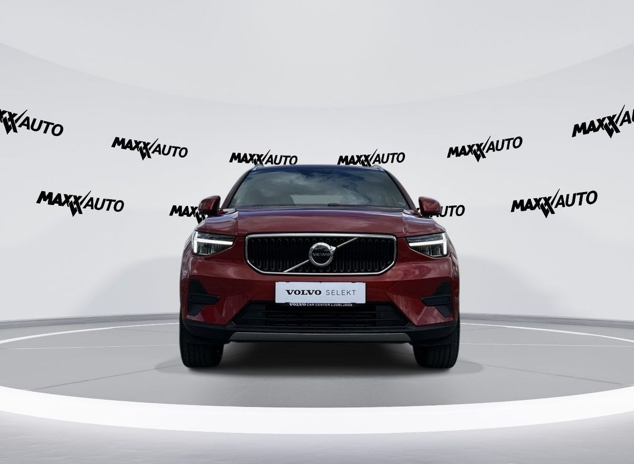 Zunanja slika - Volvo XC40 - T2 AUT Momentum - 2