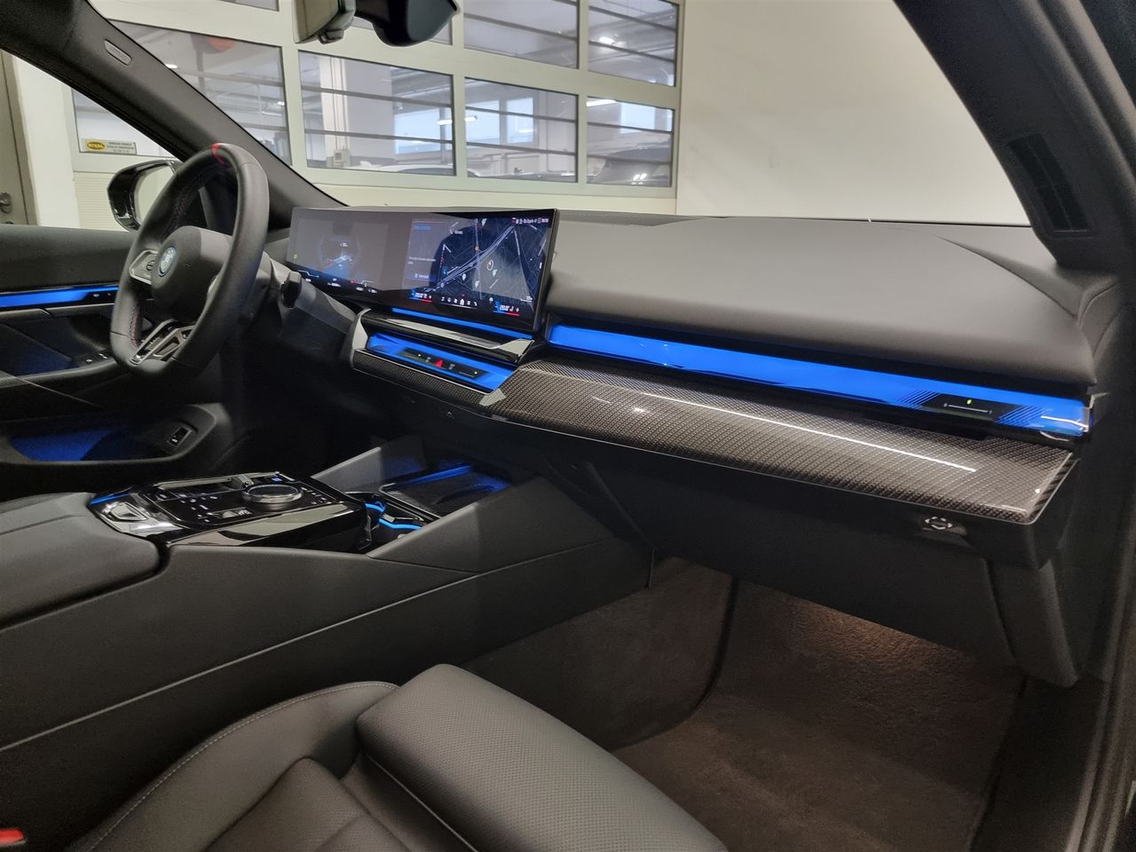 Zunanja slika - BMW i5 - M60 xDrive Limuzina - 16