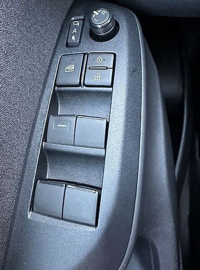 Zunanja slika - Toyota Yaris Cross - 1.5 VVT-i hibrid-KAMERA-KEYLESS-17COL-ACC-LINE ASS - 14