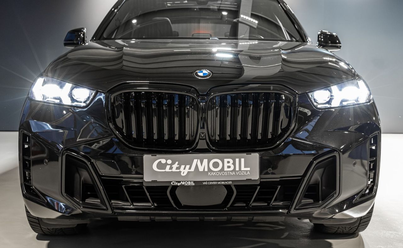 Zunanja slika - BMW X5 - serija : 3.0D-XDRIVE-M PAKET-HEAD UP-PANORAMA-NAVI-HK-21COL - 1