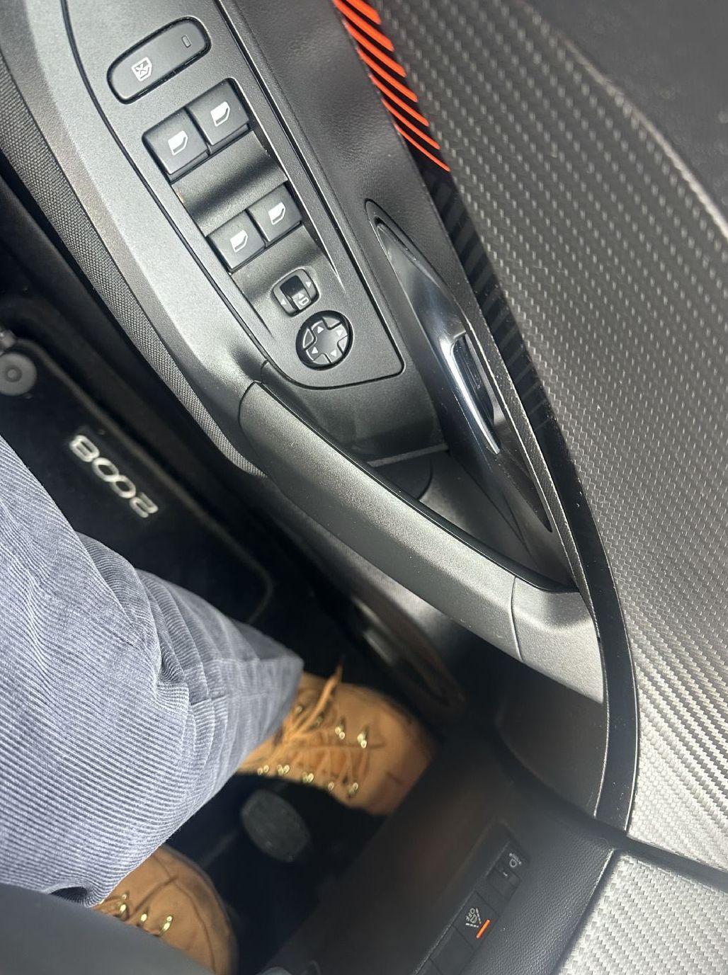 Zunanja slika - Peugeot 2008 - 1.5 BLUEHDI 130 ACTIVE.KAMERA.NAVI.LED.SAMO 90.000 - 13