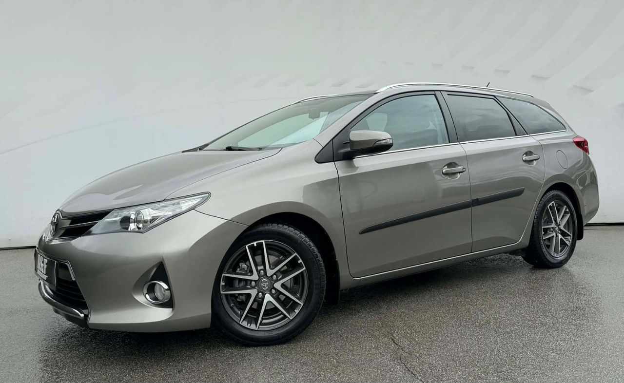Zunanja slika - Toyota Auris - 1.4 D-PANORAMA-LIZING ZA TUJCE-TEMPOMAT-... - 1