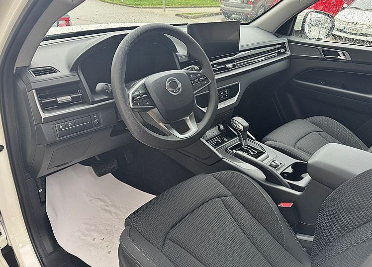 Zunanja slika - SsangYong Musso - Grand 2.2 XDi Active+ 4WD A T - 3