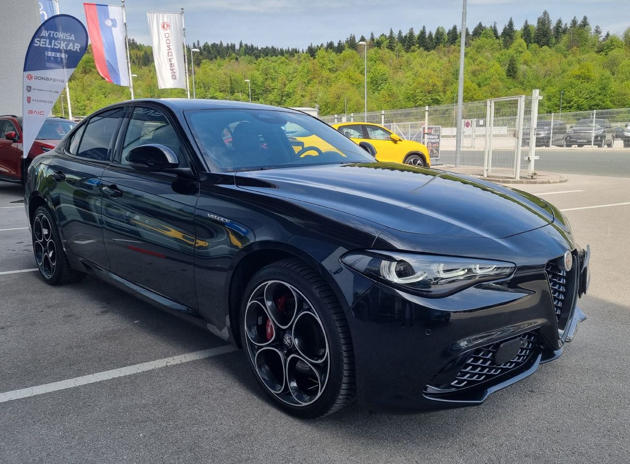 Zunanja slika - Alfa Romeo Giulia - 2.0 Turbo 280 Q4 Veloce - KOT NOVO - SAMO 9.022KM - 3