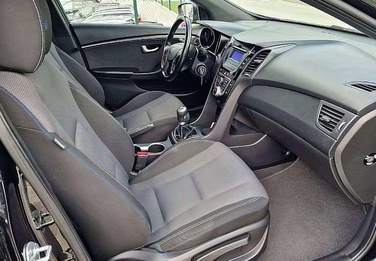Zunanja slika - Hyundai i30 Wagon - 1.6 CRDI 81KW COMFORT LEPO OHRANJEN - 7