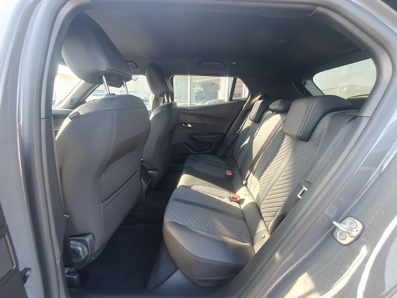 Zunanja slika - Peugeot 2008 - Allure HIBRID 110 - NA ZALOGI - 6