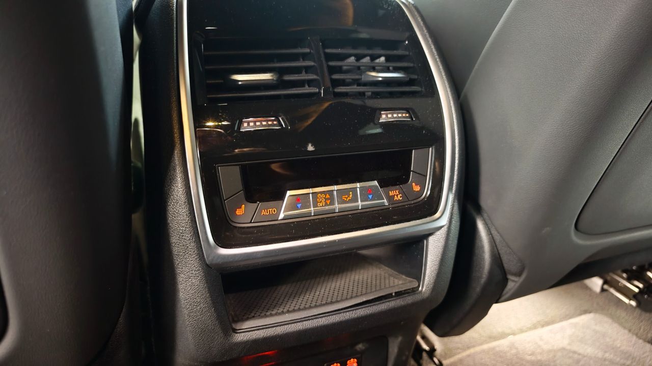 Zunanja slika - BMW XM - 4.4 -MASAŽA-SOFTCLOSSE-23COL-BOWERS-PRIKLOP- - 18