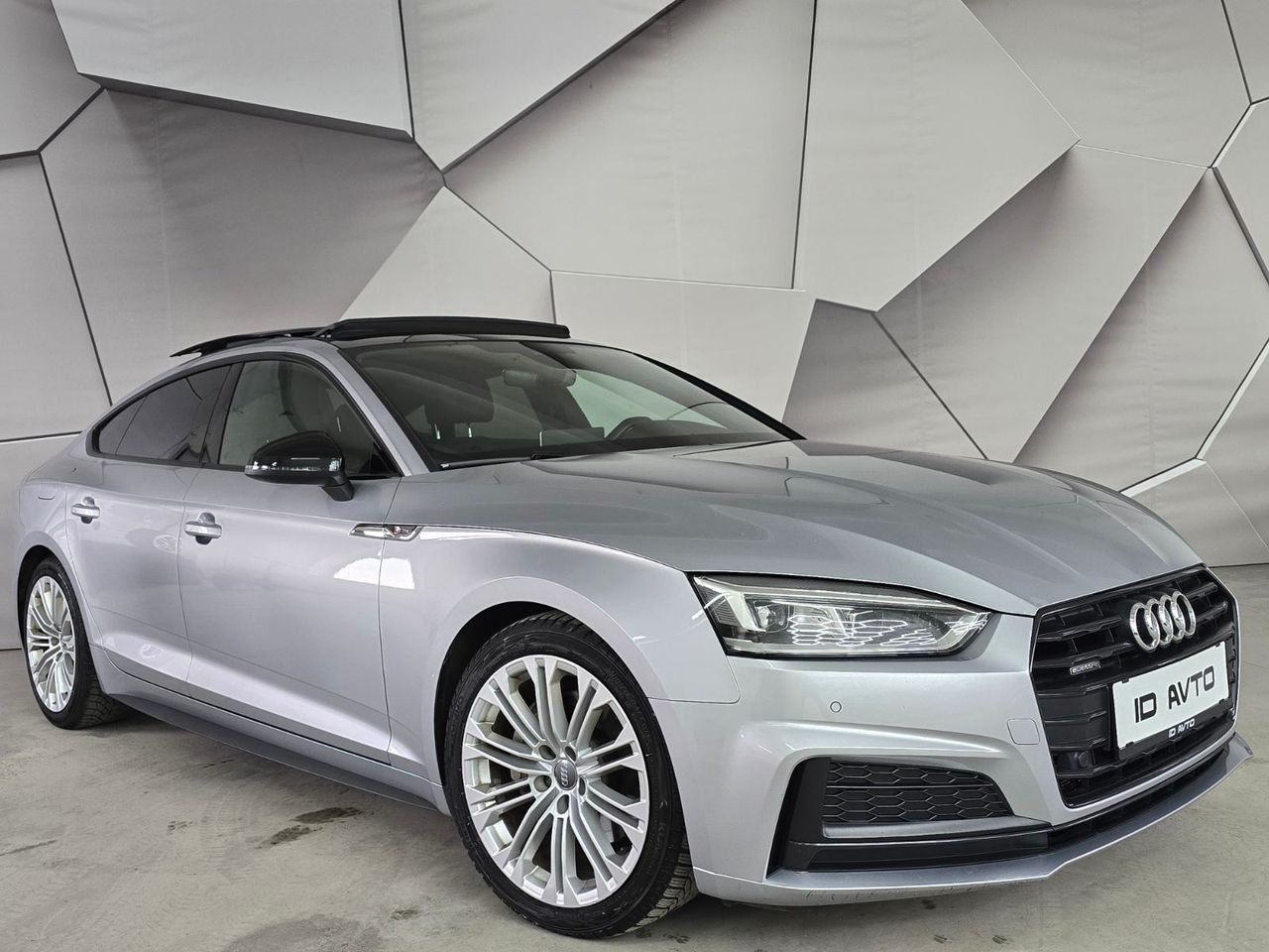 Zunanja slika - Audi A5 - Sportback 2,0 TDI Sport S tronic - 1