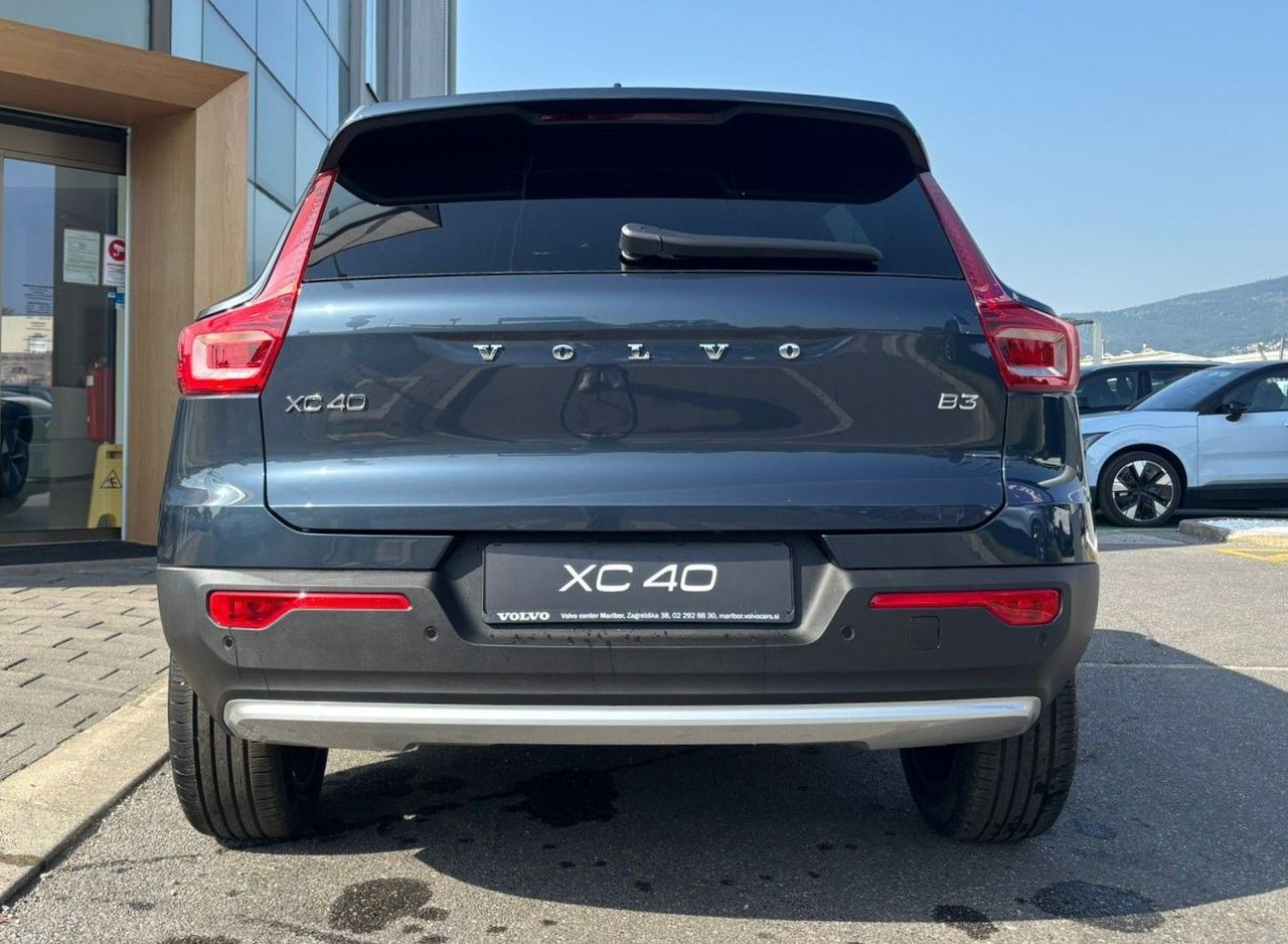 Zunanja slika - Volvo XC40 - B3  P  163hp Core 3 leta garancije + 3 servisi - 5