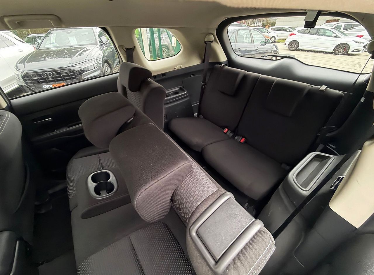 Zunanja slika - Mitsubishi Outlander - 2.2 DI-D 4WD AUT INSTYLE 7SEDEŽEV XENON ACC KAMERA - 20