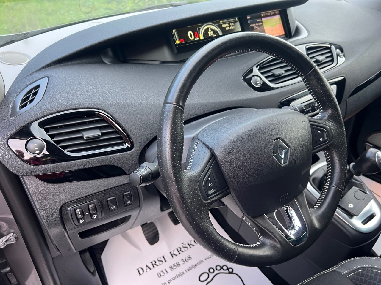 Zunanja slika - Renault Grand Scenic - Bose TCe 130PS 7SEDEŽEV LED NAVI PDC ALU17 - 19