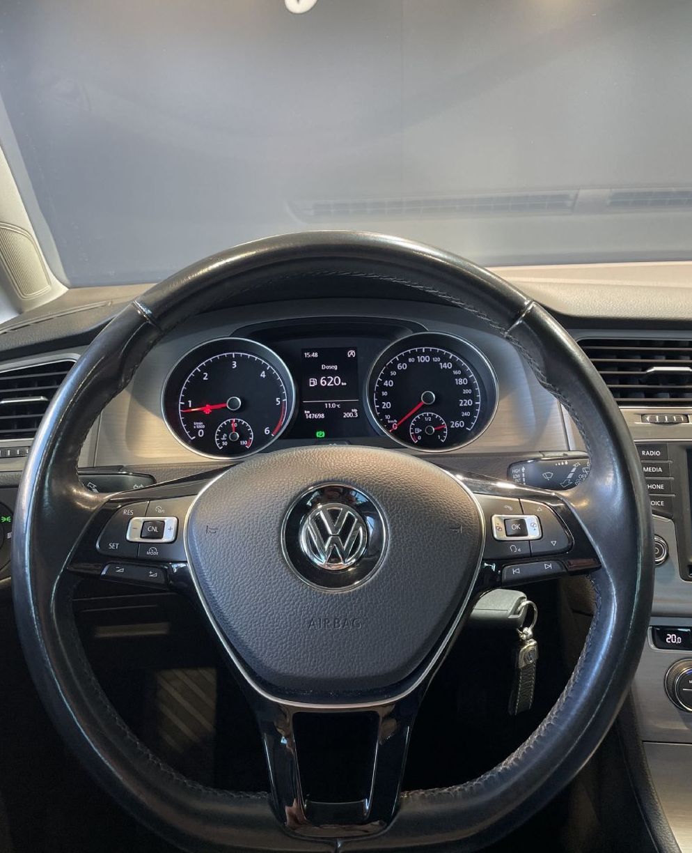 Zunanja slika - VW Golf - 1.LASTNIK-R LINE-PANORAMA-KAMERA-LED-TEMPOMAT-ALU - 17