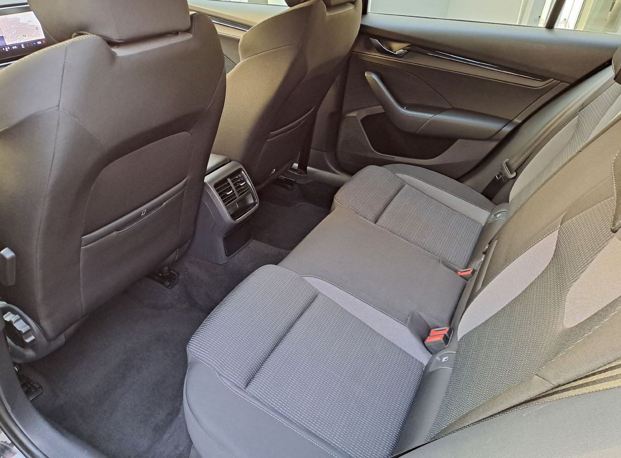 Zunanja slika - Škoda Octavia - 2.0 TDI Ambition DSG 110 kW - 7