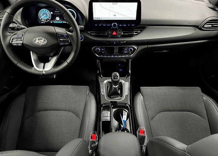 Zunanja slika - Hyundai i30 - 1.5 T-GDI 140 PREMIUM-SMART- WINTER-ECM-W.C. - 6