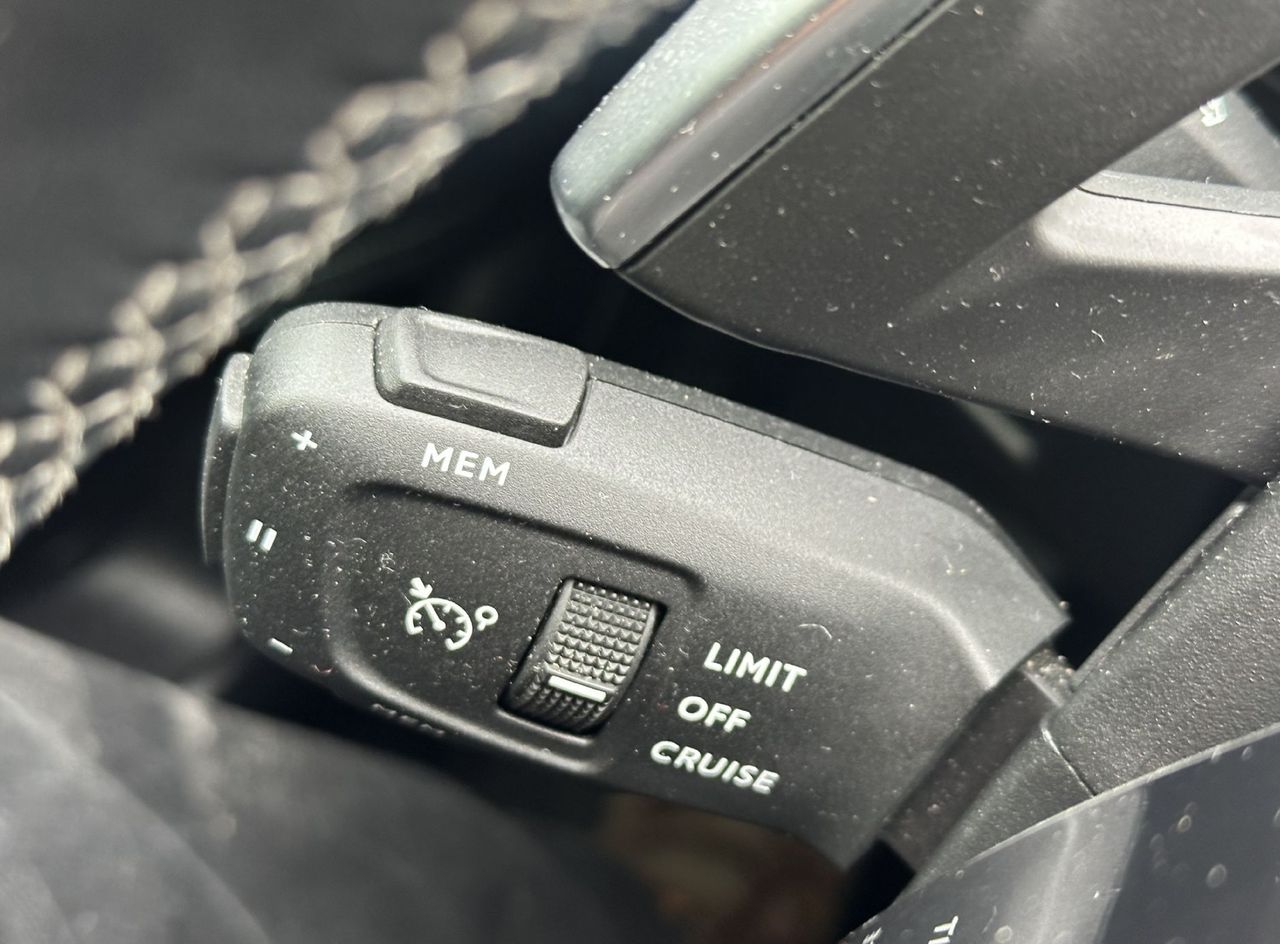 Zunanja slika - Peugeot 3008 - 1.5 BlueHDi 130 EAT8 Allure.KAMERA.NAVI.LED.USNJE - 10