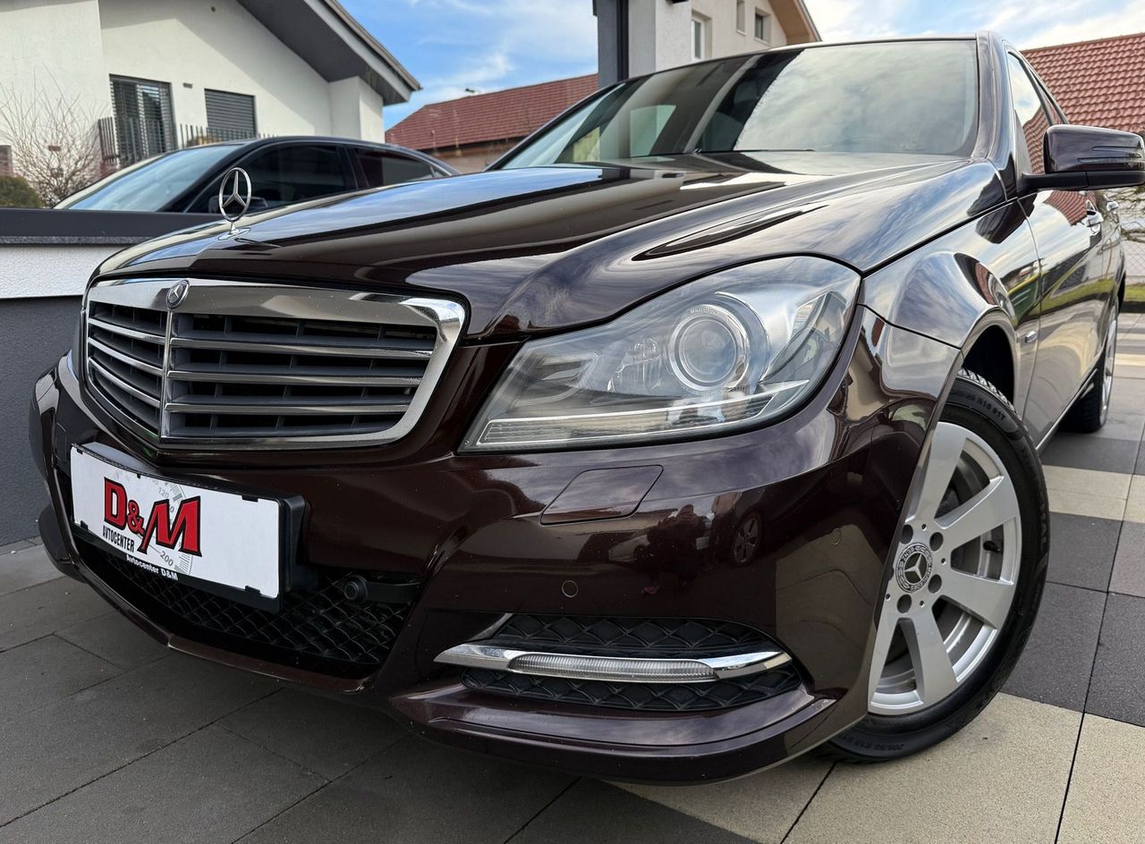 Zunanja slika - Mercedes-Benz C-Razred - C 220 CDI|SLO|XENON|NAVI|2X PDC|NOVE GUME - 1
