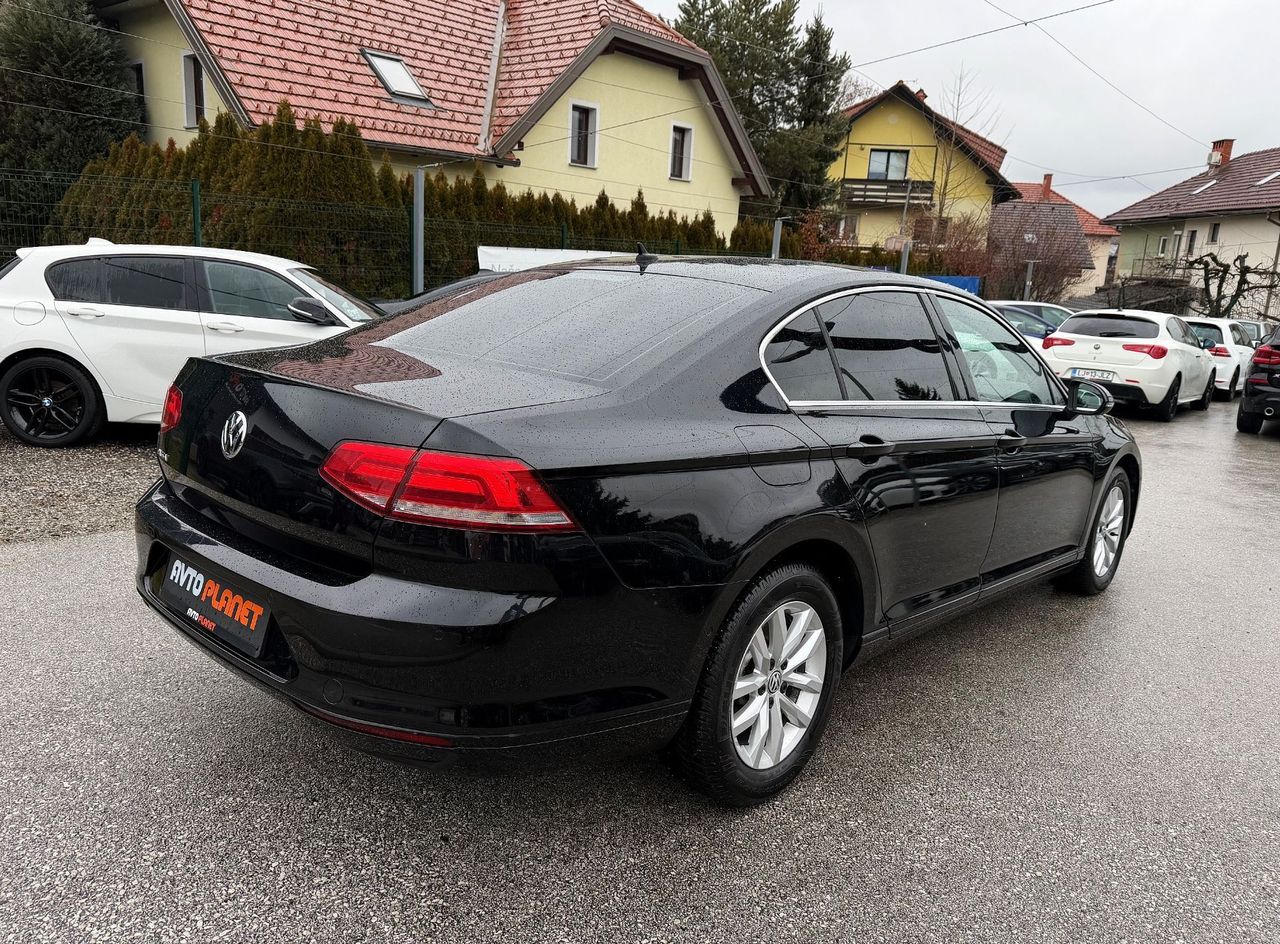 Zunanja slika - VW Passat - 1.6 TDI AUT. Comfortline ACC NAVI KAMERA ALU 16 - 5