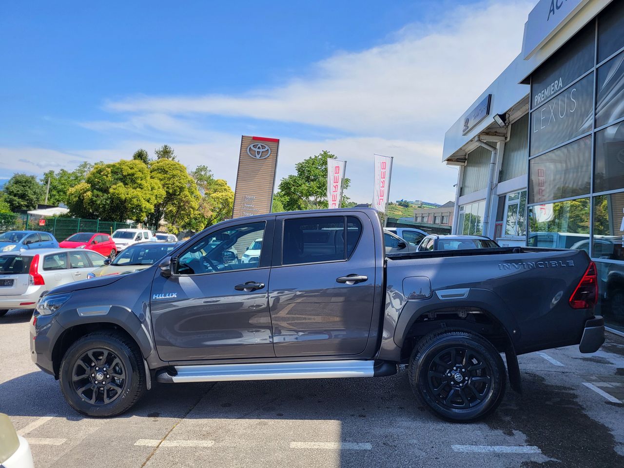 Zunanja slika - Toyota Hilux - 2.8 D-4D Invincible Automatic - 6