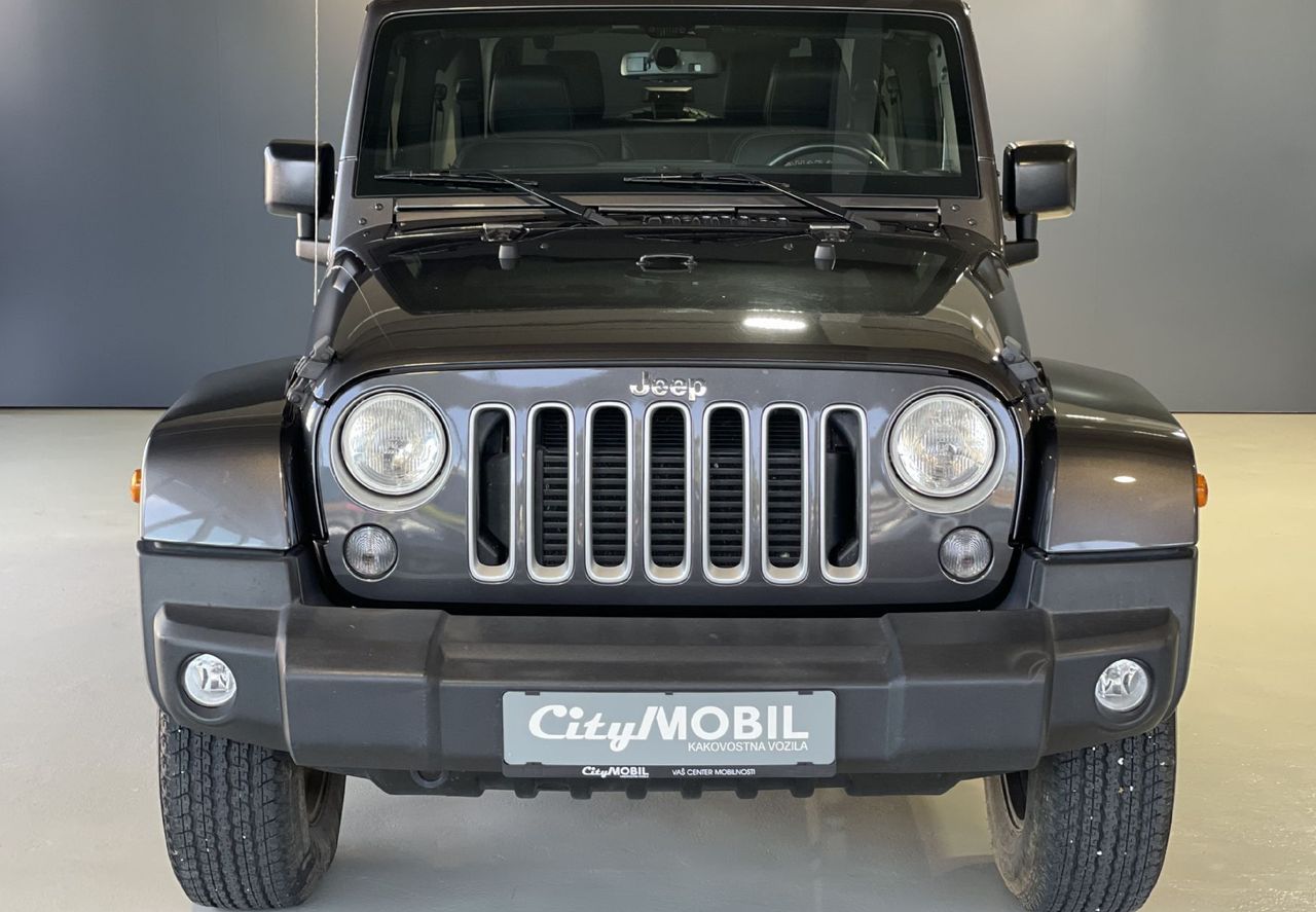 Zunanja slika - Jeep Wrangler - 2.8CRD-AUT-SAHARA-GRETJE SEDEŽEV-USNJE - 2