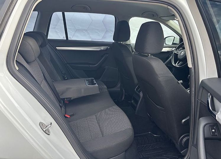 Zunanja slika - Škoda Octavia - 1.6 TDI  81 kW - NAVI - PDC - TEMP - 10