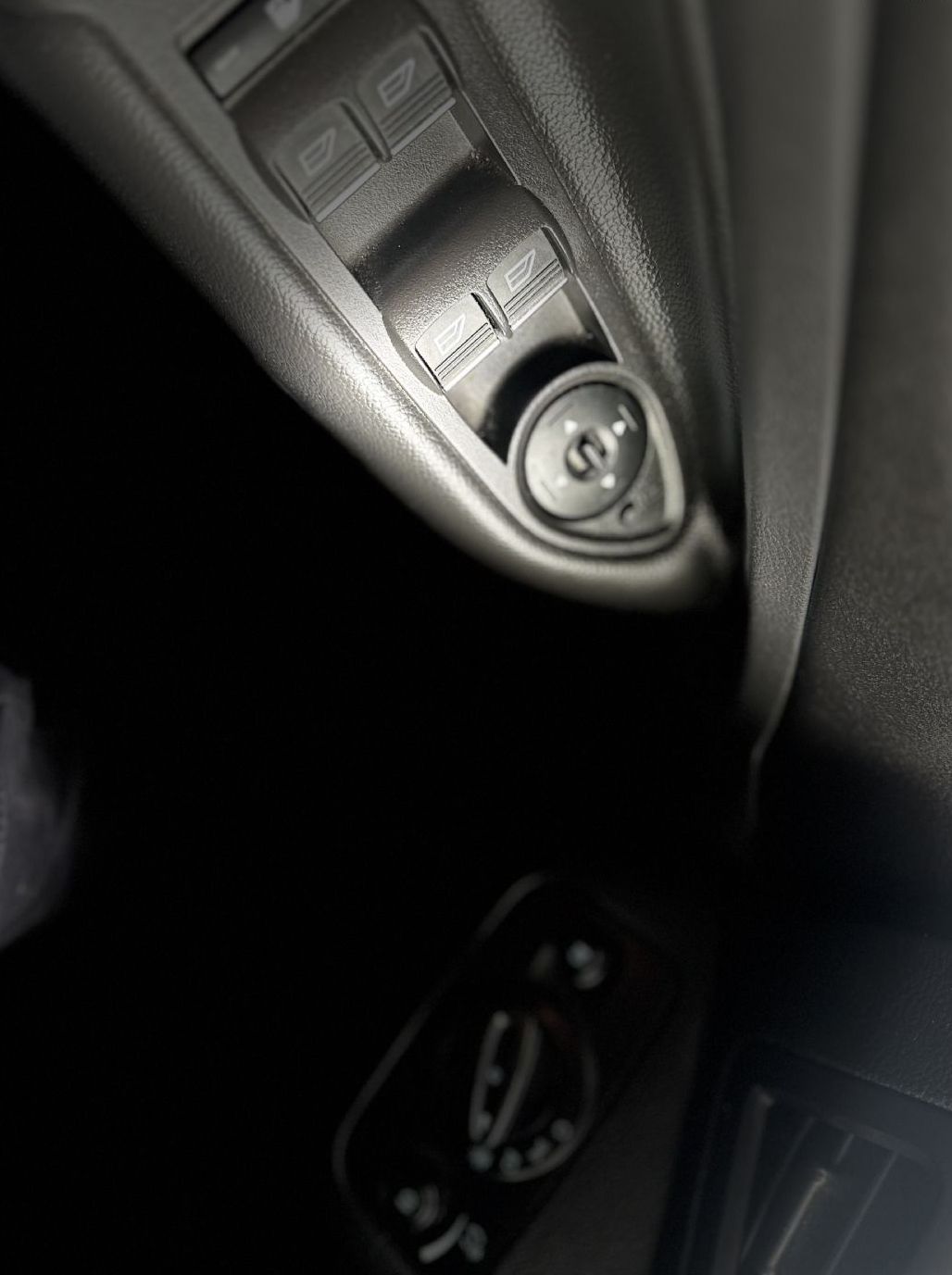 Zunanja slika - Ford Kuga - ST-Line 1.5 EcoBoost 110 kW.NEMŠKI+4ALU.PANO.KAMER - 17