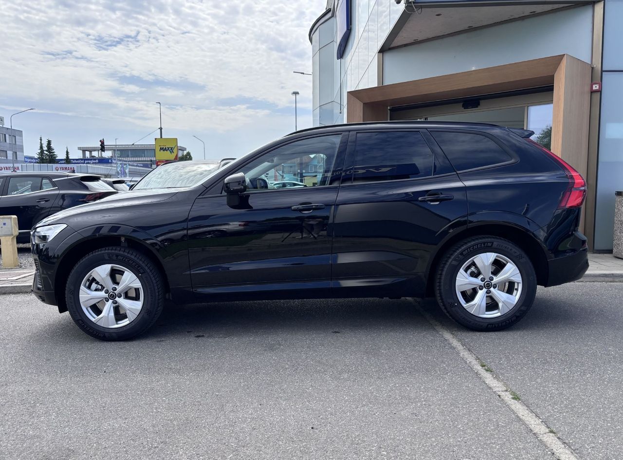 Zunanja slika - Volvo XC60 - B5P  Core AT AWD 3 leta garancije + 3 servisi - 3