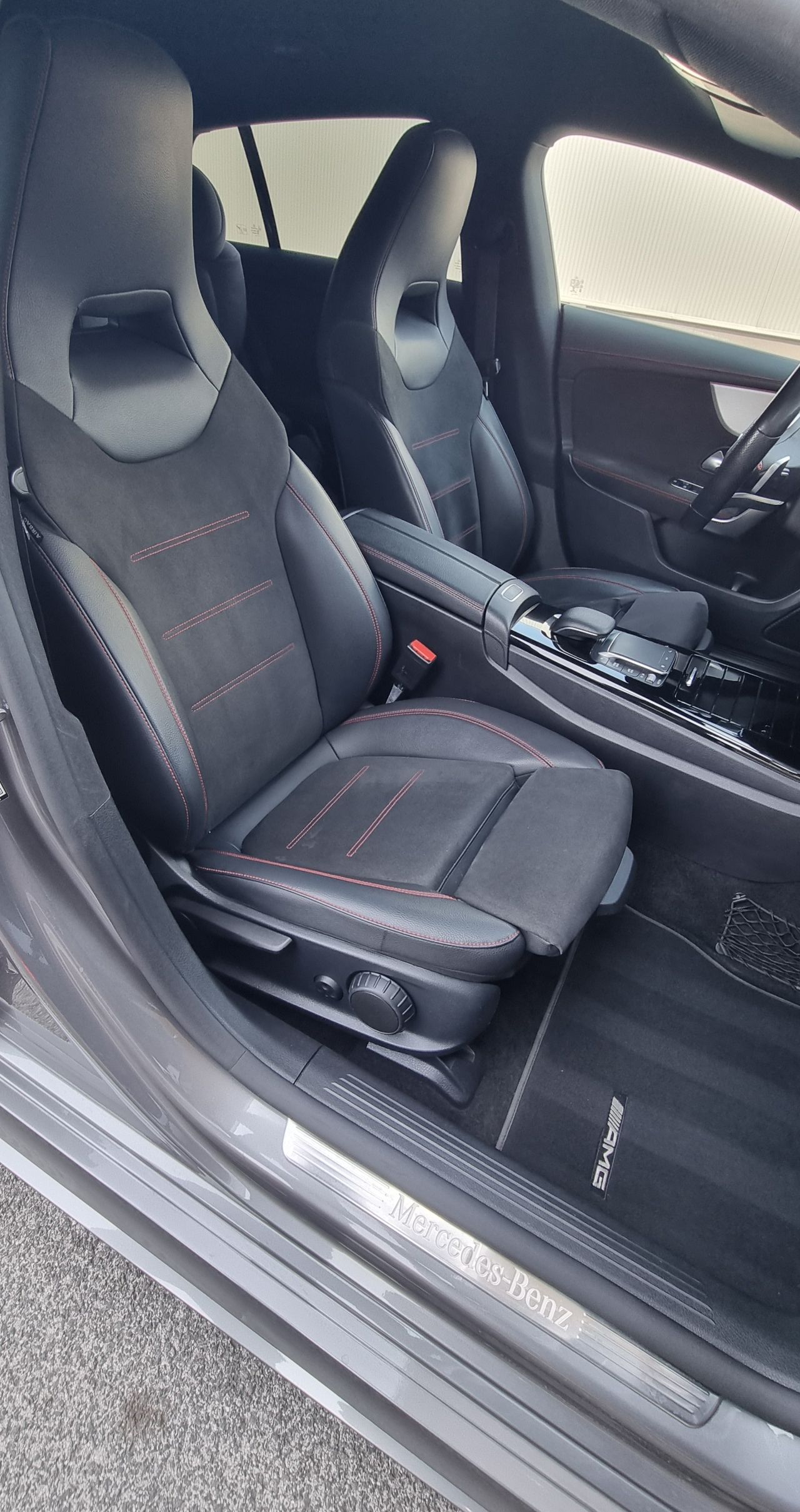 Notranja slika - Mercedes-Benz CLA-Razred - CLA 200 Shooting Brake AMG Line Avt. - 12