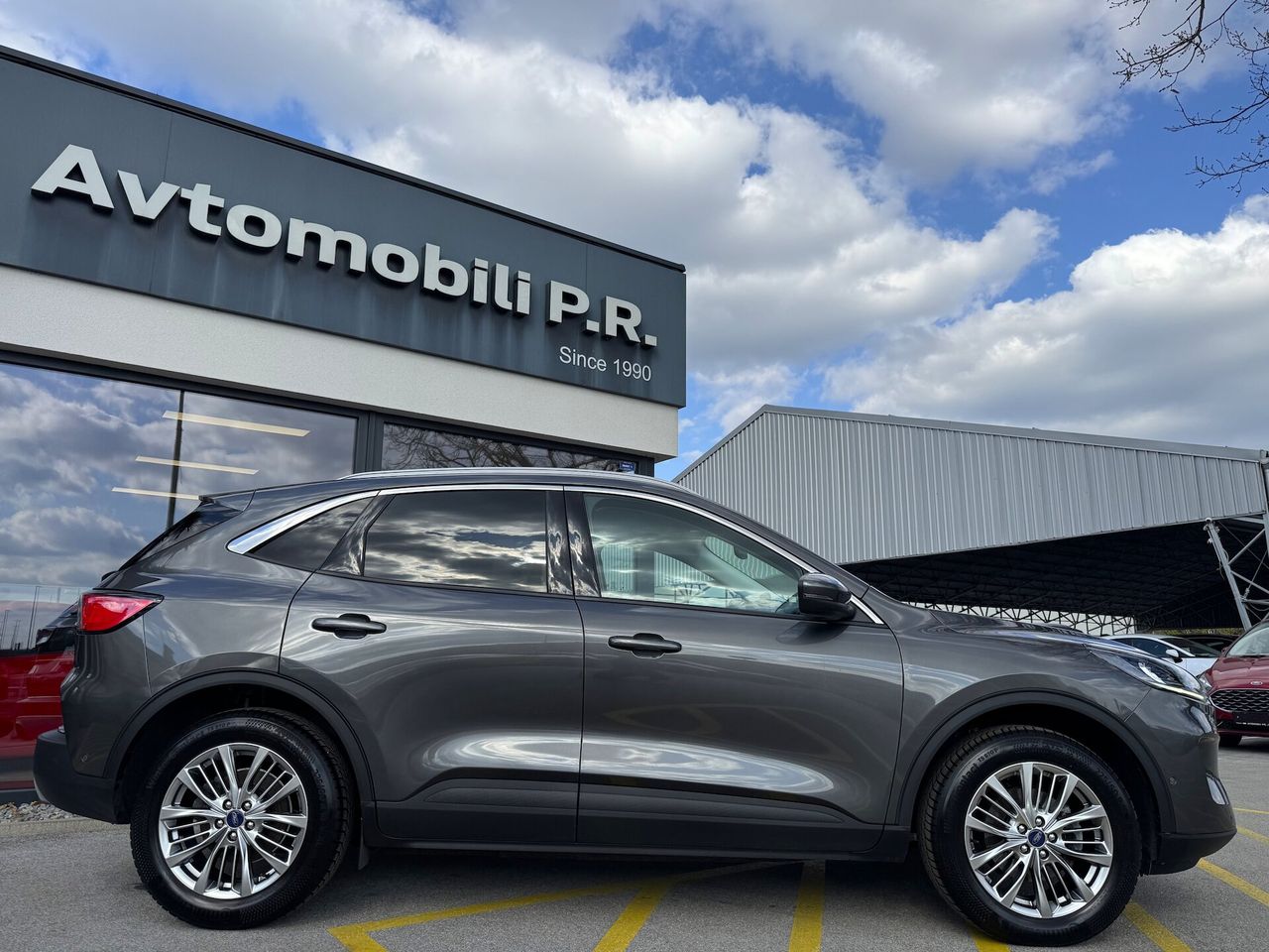 Zunanja slika - Ford Kuga - TITANIUM 2.5 Duratec Hybr 140kW FHEV AWD AVT SLO - 6