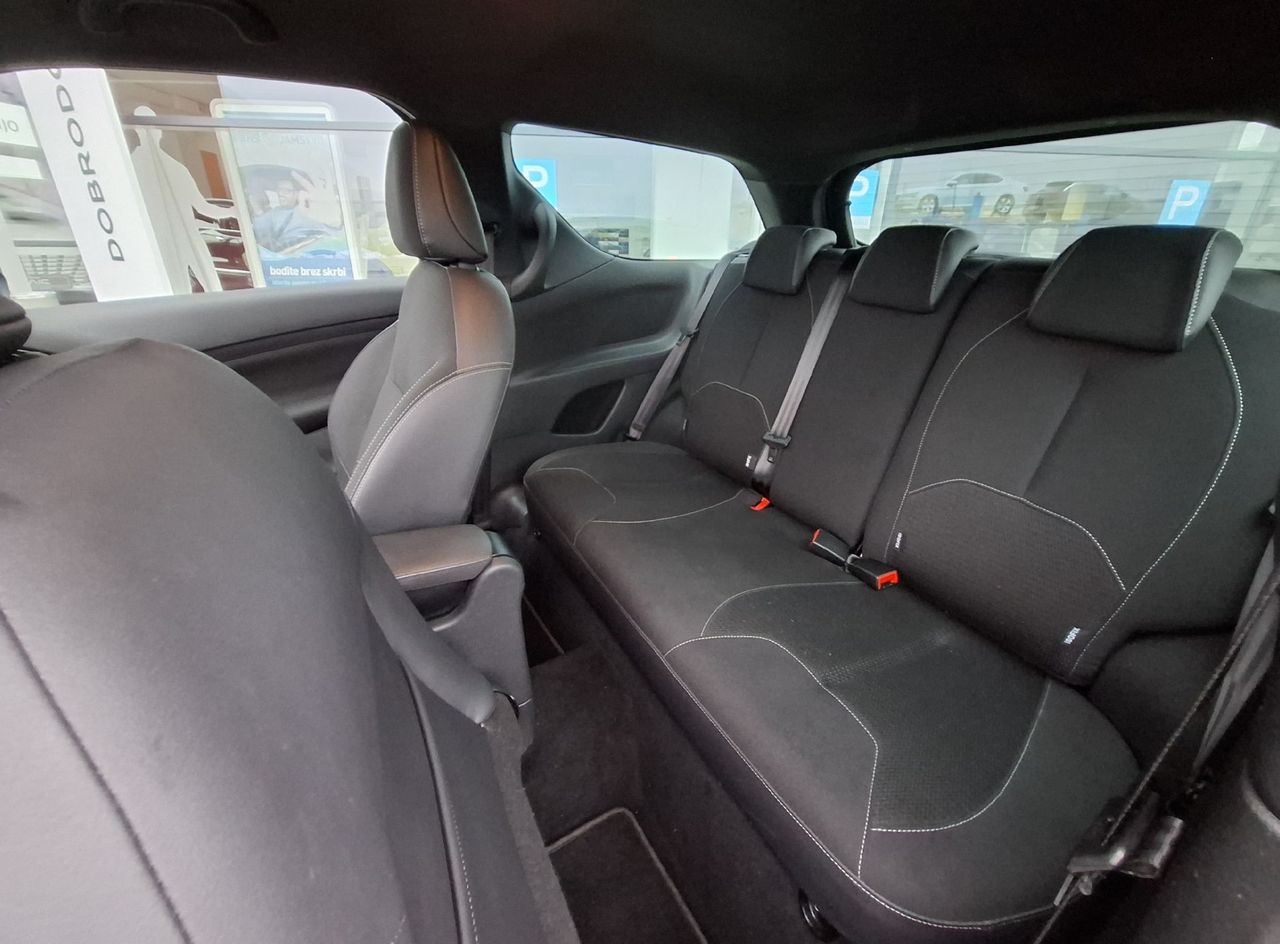 Zunanja slika - DS DS 3 - So Chic PureTech 110 AVTOMATIK + POTRJENA KNJIGA - 8