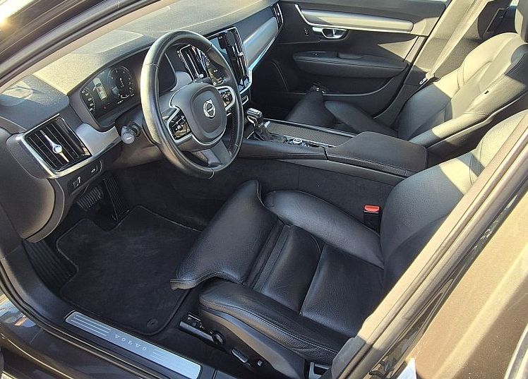 Zunanja slika - Volvo V90 - D4 Momentum 190ks °FULL LED °USNJE °PANORAMA - 8