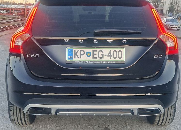 Zunanja slika - Volvo V60 Cross Country - D3 + MAX ZGODOVINA + BREZ POLOGA TUDI ZA TUJCE - 5