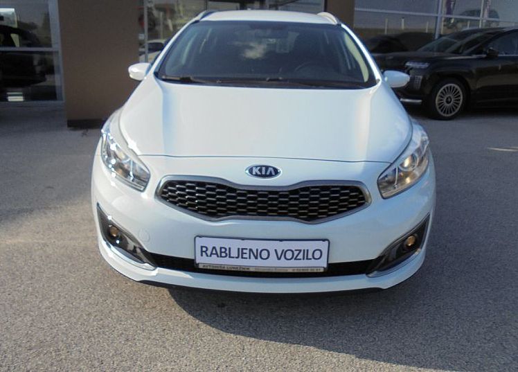 Zunanja slika - KIA Ceed - SW Benc. 1.6 GDi LX Champion - 2